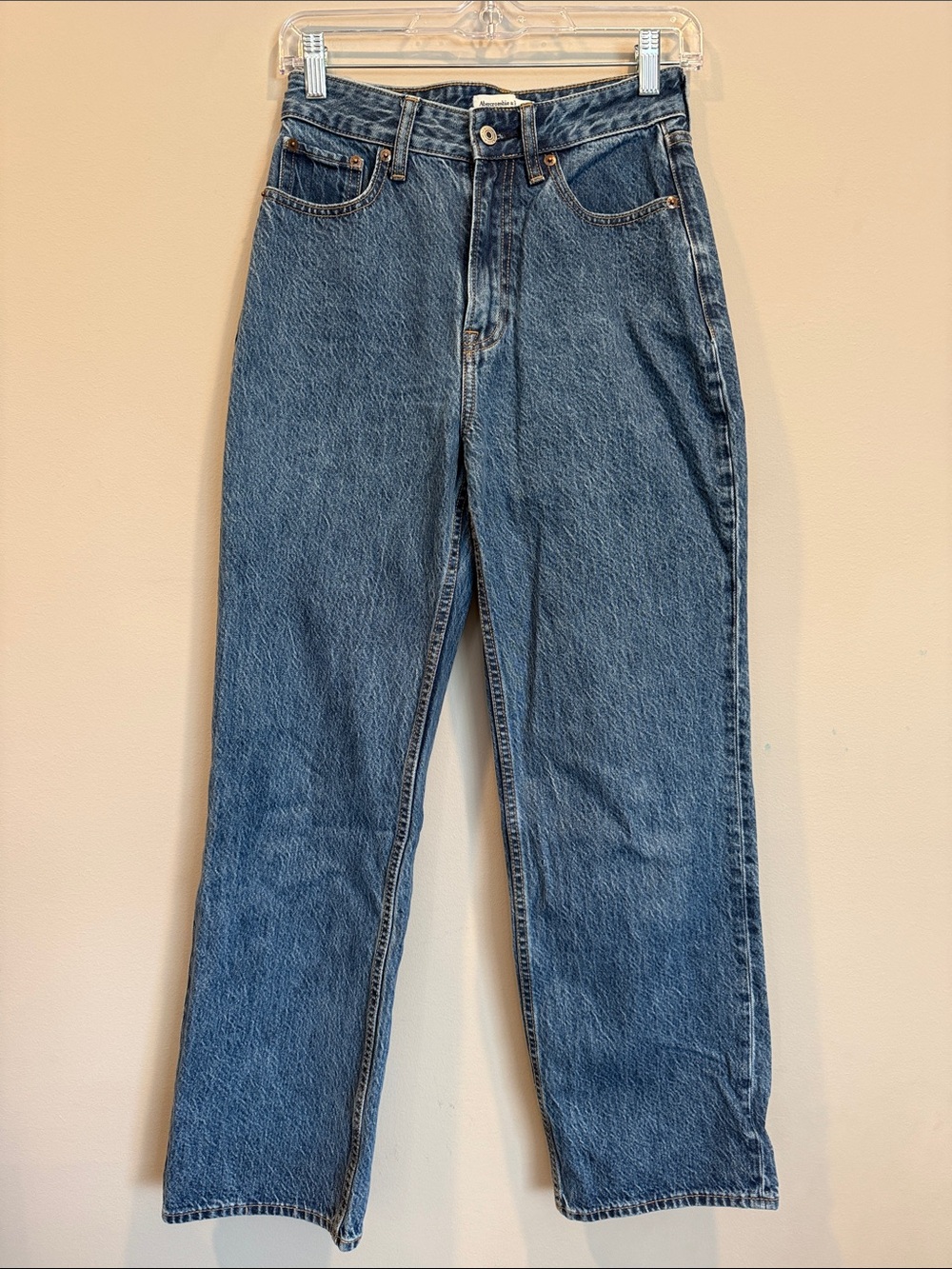 Abercrombie & Fitch The Loose High Rise Jeans in classic medium wash 00short